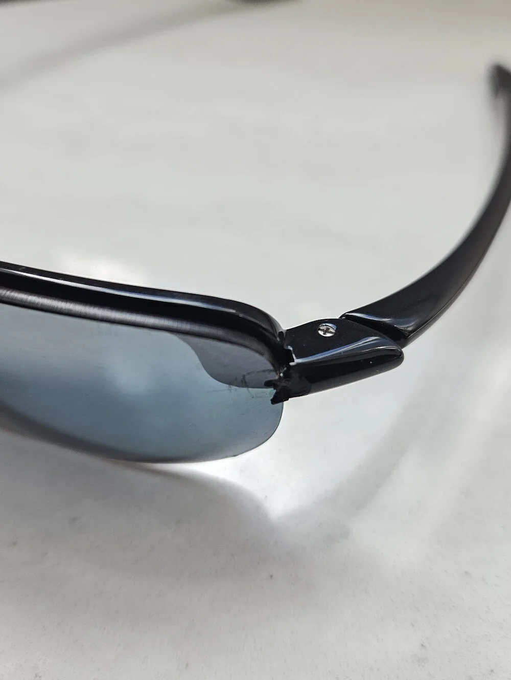 Maui Jim Makaha Black Polarized Rimless Sunglasses With Gray Lenses
